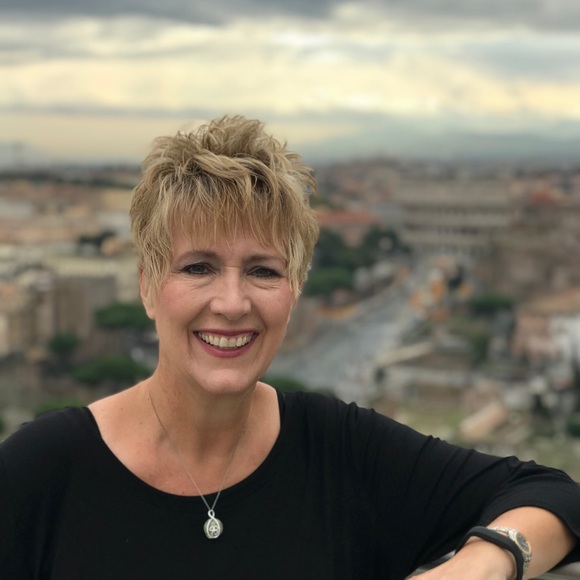 Meet your Posher, Nancy - Picture 2 of 2